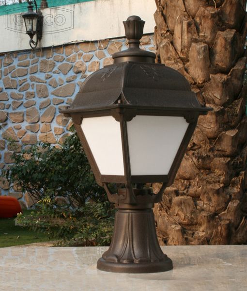 Loose-fit round neck sweater