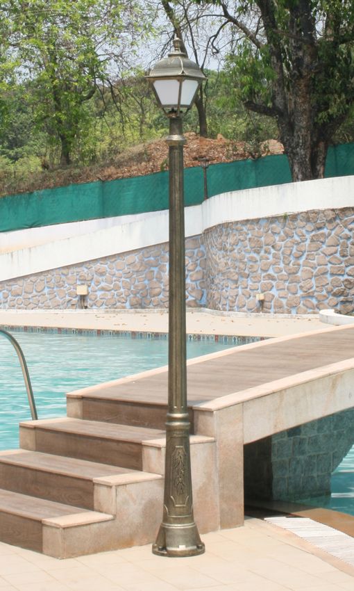 Loose-fit round neck sweater