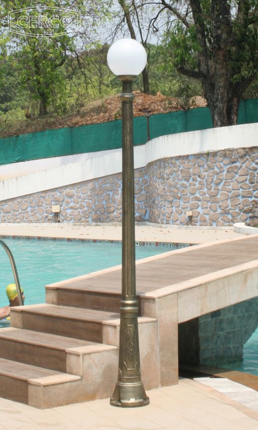 Loose-fit round neck sweater