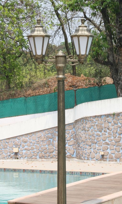 Loose-fit round neck sweater