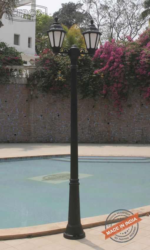 Loose-fit round neck sweater