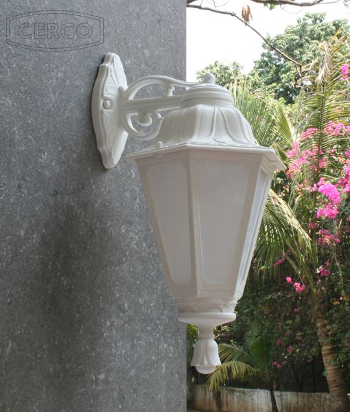 Loose-fit round neck sweater