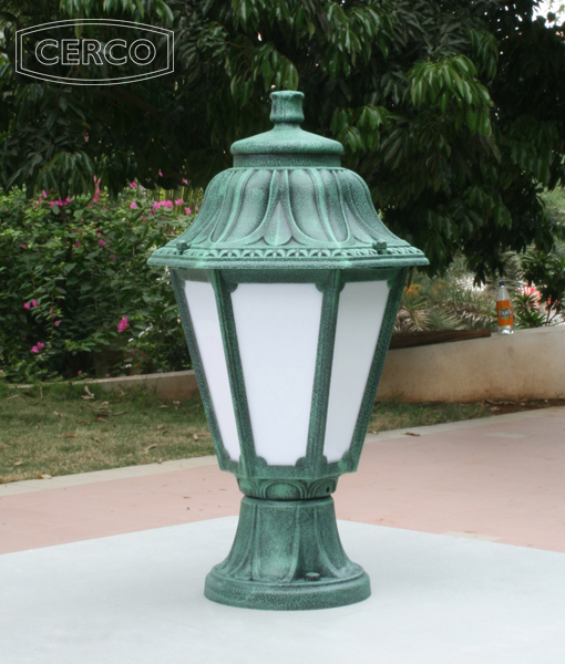 Loose-fit round neck sweater