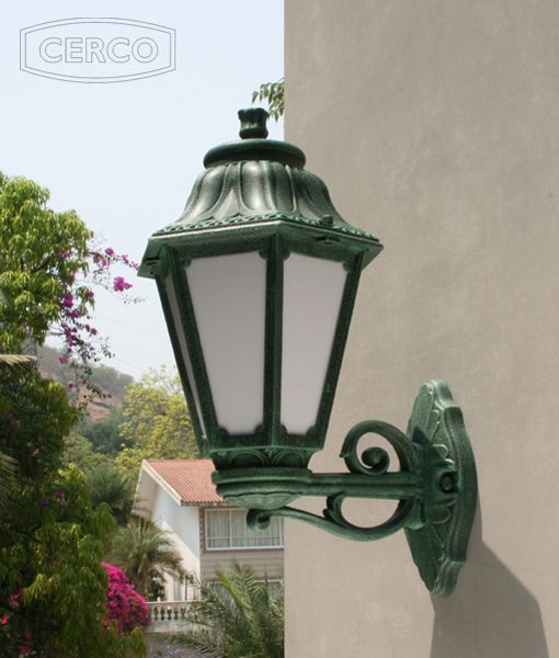 Loose-fit round neck sweater