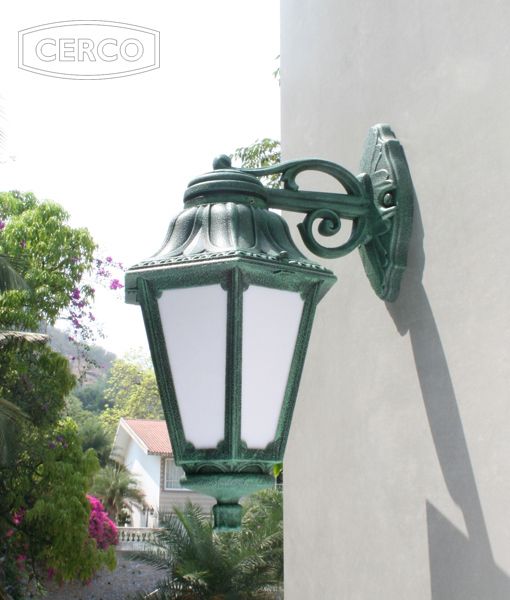 Loose-fit round neck sweater