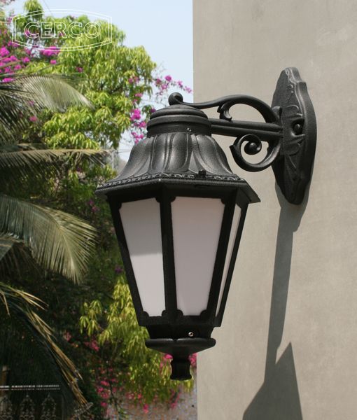 Loose-fit round neck sweater